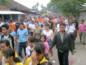 Puluhan Ribu Peserta Tsunami Drill di Bali tahun lalu berlarian menuju tempat evakuasi